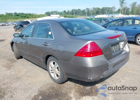2006 Honda Accord 2.4 Ex z USA, uszkodzony, nr VIN 1HGCM56766A184058